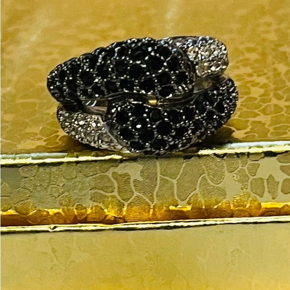 Rhodium plated black and clear pave set cubic zirconia Art deco style ring sz.7